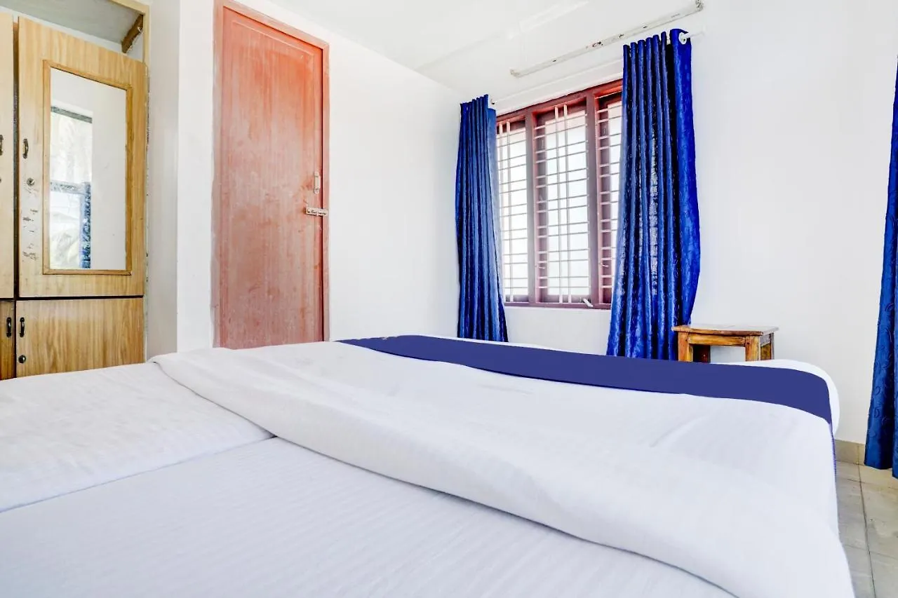 Spot On New View Hotel Inn Trippapur 2*,
